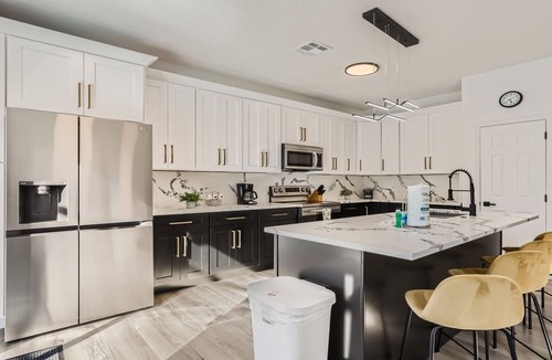 Windwood Bay House | Modern Tranquil Villa| 4 bed/3 bath Private Pool Heaven| Close to ChampionsGate and The Parks!