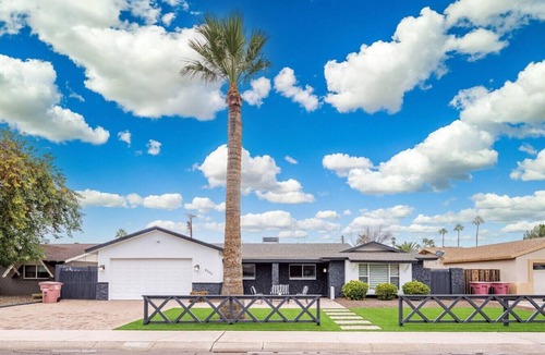 Scottsdale Estates Nine House | Modern & Upscale Entertainment Oasis: Private Pool