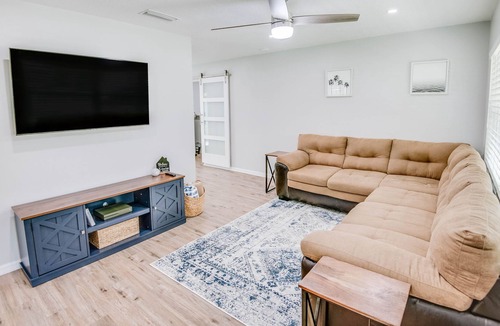 Cypress Gardens House | Modern Vacation Home near Legoland