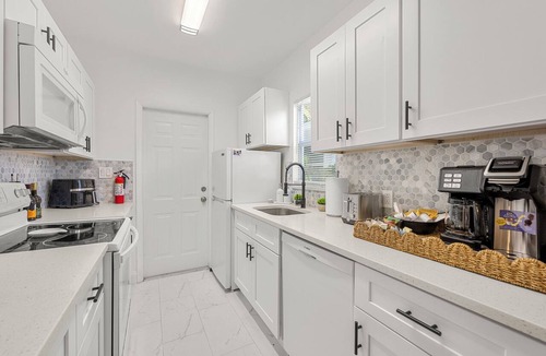West Palm Beach Apartment | Modern West Palm Beach Stay For 3 ~ Pet Friendly