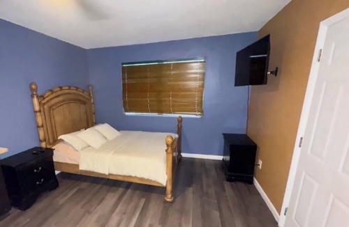 Vero Beach Apartment | Modest Comfy studio in the heart of VeroBeach