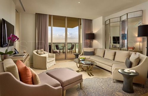 Bal Harbour Condo | Most Luxury hotel 5 stars oceanfront w. balconies - Valet & Amenities included