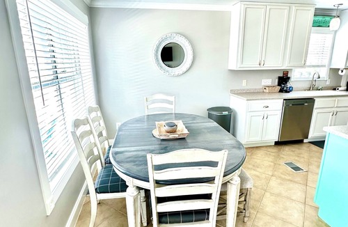 Navarre Beach House | Most Private Oasis on the Island-Backyard Resort Vibe -Minutes walk to the Beach