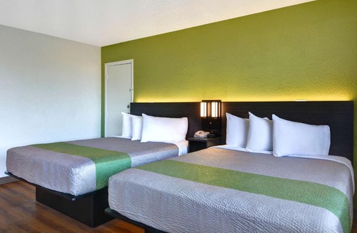 Cocoa Beach Hotel | Motel 6-Cocoa Beach, FL