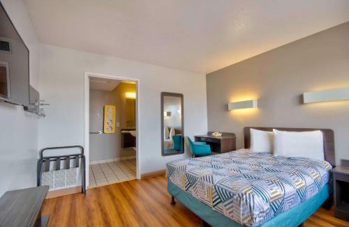 Farmington Hotel | Motel 6-Farmington, NM