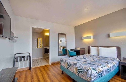 Farmington Hotel | Motel 6 Farmington, NM