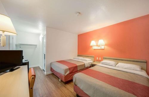 Greenville Hotel | Motel 6-Greenville, TX