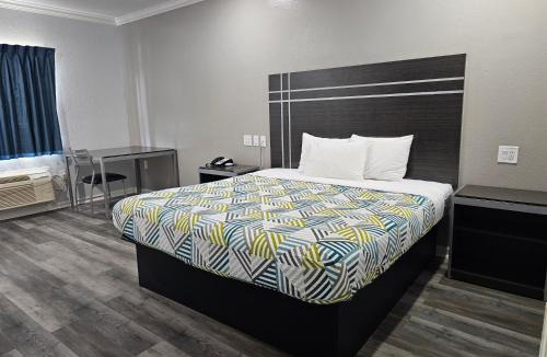 Houston Hotel | Motel 6 Houston, TX - Hwy 249 and Fallbrook