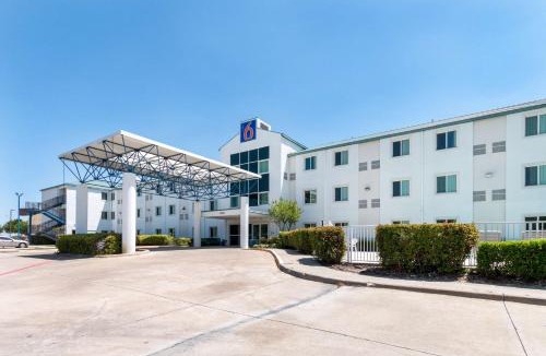 Irving Hotel | Motel 6-Irving, TX - DFW Airport North