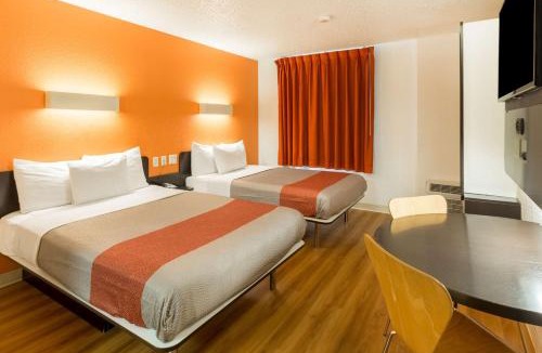 Irving Hotel | Motel 6-Irving, TX - DFW Airport North