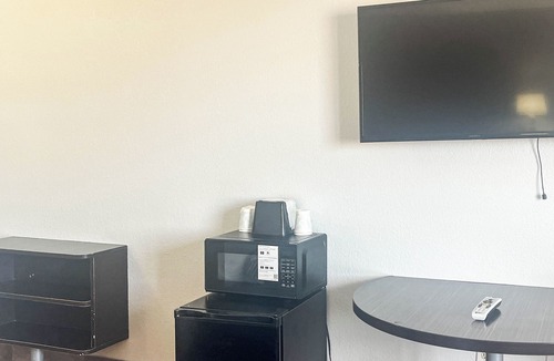 Pecos Hotel | Motel 6 – Pecos, TX