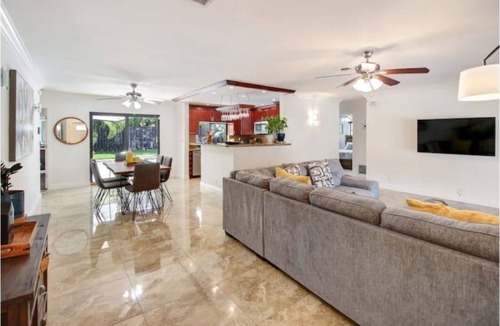 Coral Ridge Isles House | Mother Flowers in Paradise