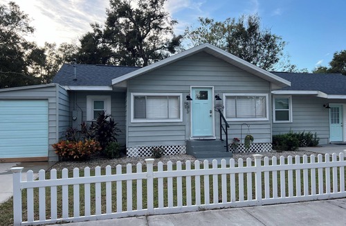 Mount Dora Cottage | Mount Dora cottage - 100 years of Old Florida charm with all modern the comfort