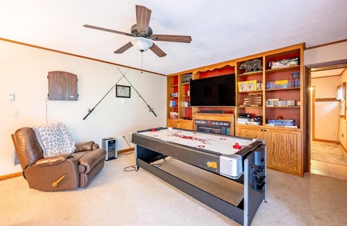 Franklin House | Mountain Escape with Game Room and Smoky Views