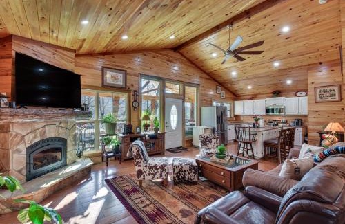 Clayton House | Mountain-View Cabin ~ 2 Mi to Downtown Clayton!