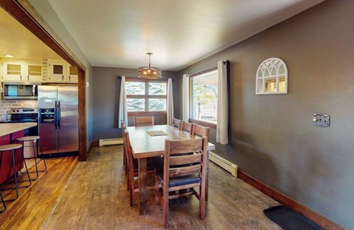 Del Norte House | Mountain View Home w/jetted tub, air hockey, foosball near Wolf Creek