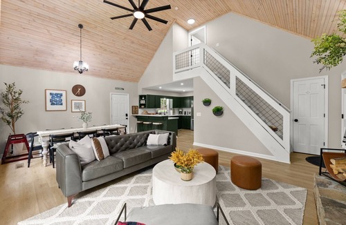 Sautee Nacoochee Cabin | Mountains | Creek | Pickleball | Hot Tub | Theater