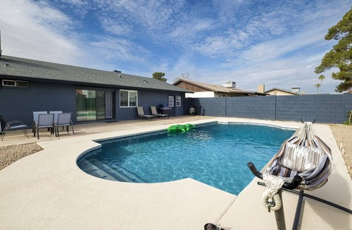 Glendale Apartment | Msg for 5%off King Bed Pool Yard Remodeled Guesthouse Glendale