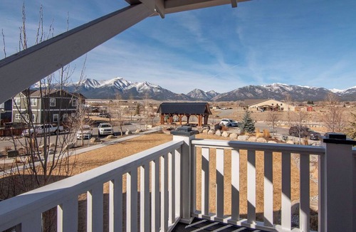 Buena Vista House | Mt. Princeton Views. Remodeled. Fire Pit & BBQ