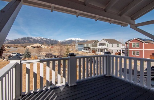 Buena Vista House | Mt. Princeton Views. Remodeled. Fire Pit & BBQ