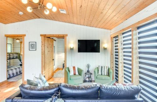 Bailey House | Mtn-View Haven w/Hot Tub: 9 Mi to Dtwn Bailey