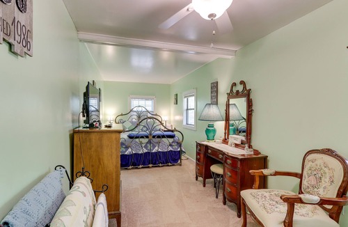 Unaka Cottage | Murphy Cottage w/Screened-In Porch - Pets Welcome