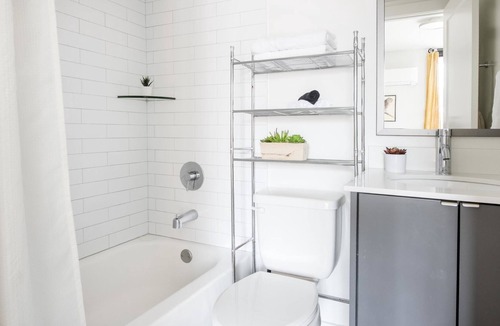 Virginia Highland Apartment | My Sharona Summary: I