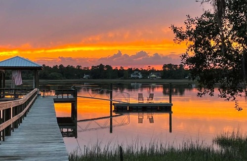 Fernandina Beach Apartment | 'Nantucket Cottage' w/Fishing Dock + Sunsets