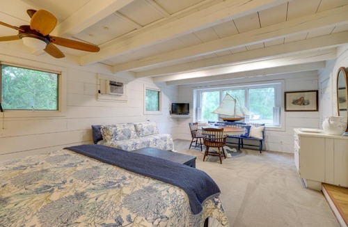 Fernandina Beach Apartment | 'Nantucket Cottage' w/Fishing Dock + Sunsets