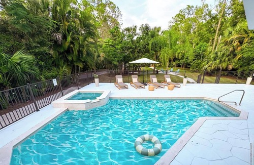 Naples House | Naples FL | Heated Pool Spa Pickleball Mini Golf