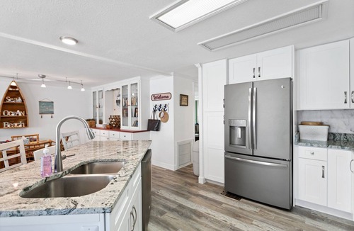 Port Richey House | Nautical Haven 175 FT PRIVATE WATERFRONT/Dock/ Kayaks/Bicycles/5 Min to Shopping