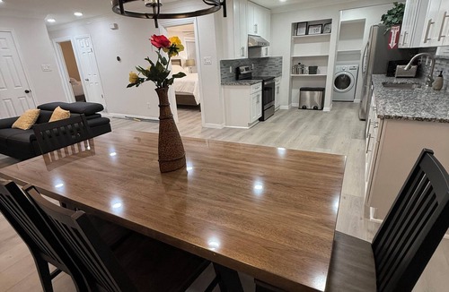 South Arlington House | Near AT&T MAJOR INTERNATIONAL SPORTING EVENT & Rangers Sleeps 8 Modern Home Big Yard