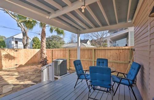 Galveston House | Near Beach & Strand: Bright Cottage in Galveston