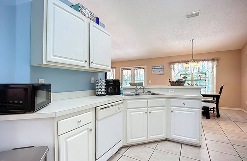 Doctors Inlet House | NEAR Fleming island LUXE-POOL-FIRE pit-games-more