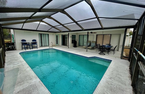 Spring Hill House | New 3-bedroom pool house in tranquil Spring Hill