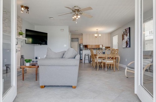 Navarre House | NEW 3BR House with Private Pool in Navarre