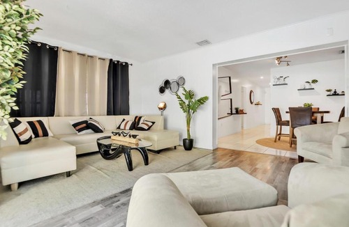 Hallandale Beach House | New Casa Eva Turfed Pool 5Br