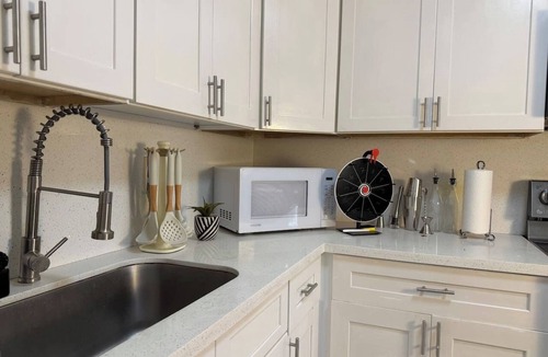 Miramar House | NEW Casa Vela | 4 car parking+15 min to FTL+Games