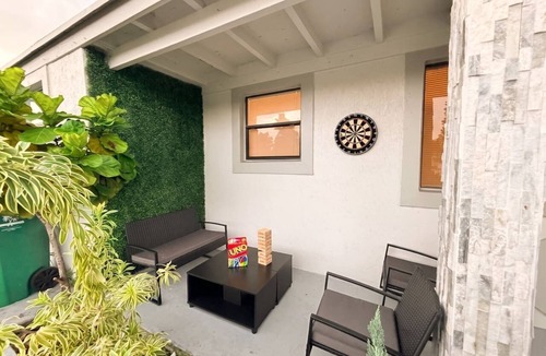 Miramar House | NEW Casa Vela | 4 car parking+15 min to FTL+Games