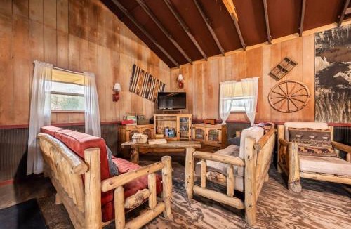 Lake George Ski Chalet | New! Charming Cabin in Colorado National Forest