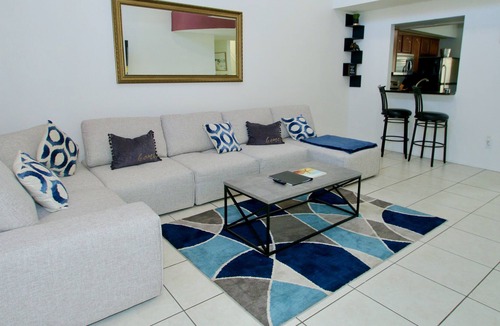 Meadow Woods House | (NEW) FREE PARKING Tourists Paradise 3 Bed w Pool