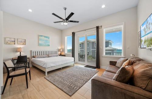 Villa Primera House | NEW Gulf Front with Game Room Family Friendly!