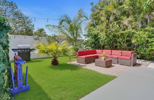 Hallandale Beach Villa | NEW Heated Pool, 10min to Beach, BBQ, Board games