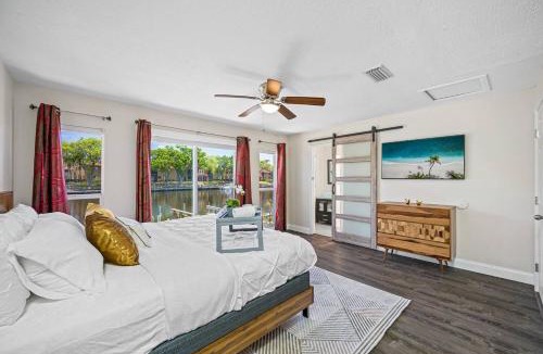 Tampa Shores House | NEW Heated Salt Pool & Spa on Waterfront Canal