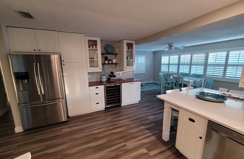 Largo House | NEW LISTING and NEW POOL - Walk or Bike To Indian Rocks Beach.