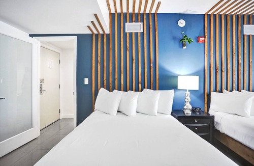 City Center Hotel | NEW LISTING! Belleza SoBe Deluxe 2 Bedroom/1 Bath (Sleeps 7)