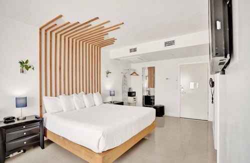 City Center Hotel | NEW LISTING! Belleza South Beach King Studio