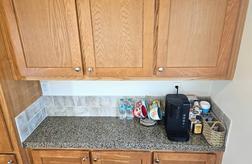 Largo House | NEW LISTING! Relaxing 1BR Retreat with Pool, 15 Mins from the Beach