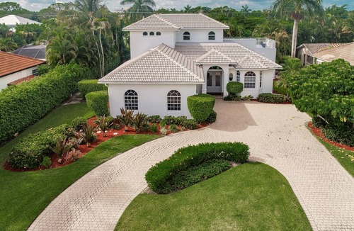 Coquina Sands House | NEW! Luxurious 4BR/4Ba house, large Pool & Garden by the Naples Beach Hotel !