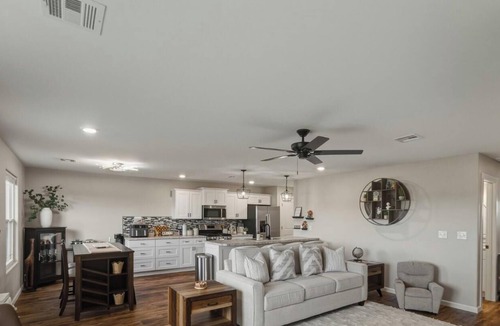 Garden City House | New Modern Escape in Garden City-Spacious & Stylish